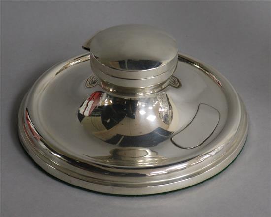 A George V silver capstan inkwell, Birmingham, 1910, 17.5cm.